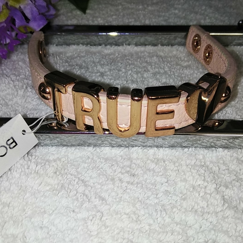 BCBG Generation ❤️ TRUE ♥️ Bracelet 💙